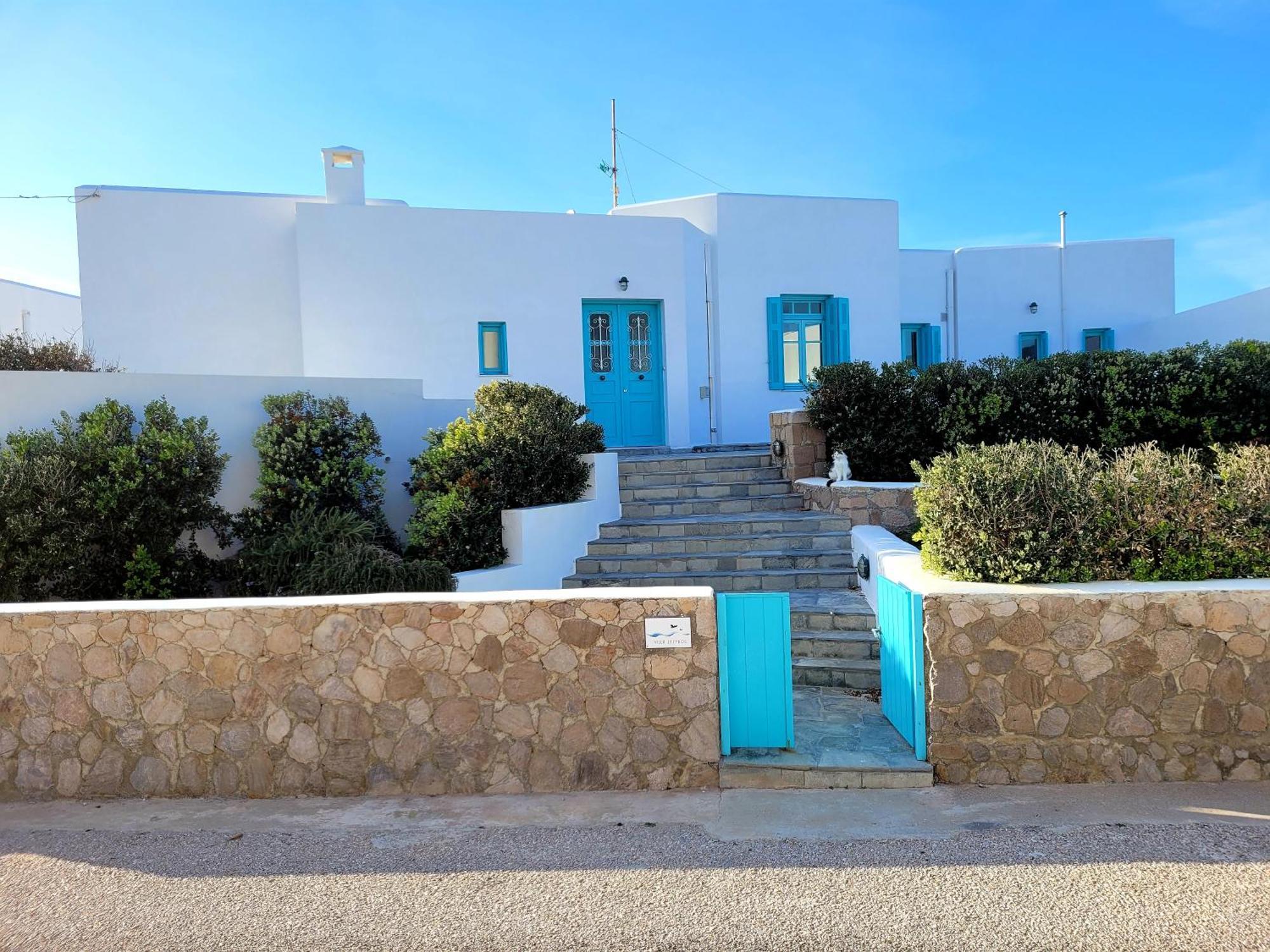 Villa Zefyros Pachaina Exteriör bild
